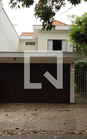 Casa à venda com 250m², 5 quartos e 2 vagasFachada