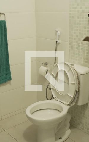 Casa à venda com 360m², 3 quartos e 8 vagasBanheiro - casa 1
