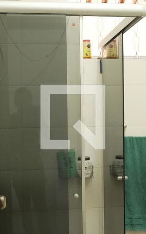 Casa à venda com 360m², 3 quartos e 8 vagasBanheiro - casa 1