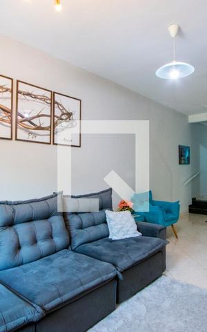 Casa à venda com 129m², 3 quartos e 3 vagas Casa à venda com 129m², 3 quartos e 3 vagasSala