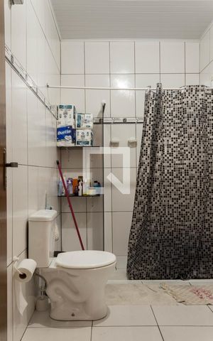 Casa à venda com 197m², 2 quartos e 2 vagas Casa à venda com 197m², 2 quartos e 2 vagasBanheiro