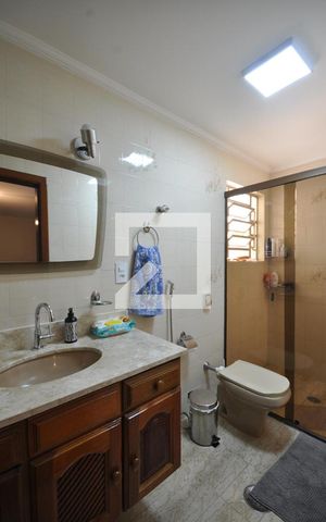 Casa para alugar com 280m², 3 quartos e 2 vagasBanheiro Social