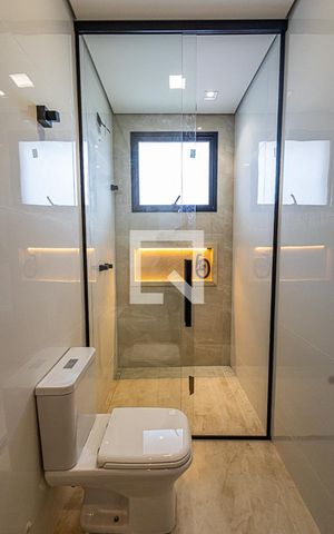 Casa de condomínio à venda com 545m², 4 quartos e 4 vagas Casa de condomínio à venda com 545m², 4 quartos e 4 vagasBanheiro Suíte 2
