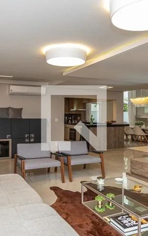 Casa de condomínio à venda com 337m², 3 quartos e 2 vagasSala