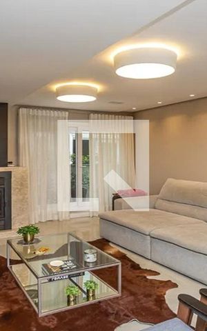 Casa de condomínio à venda com 337m², 3 quartos e 2 vagasSala