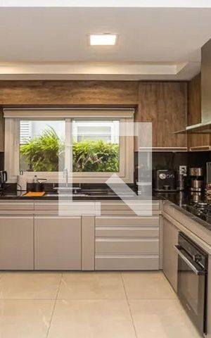 Casa de condomínio à venda com 337m², 3 quartos e 2 vagasCozinha
