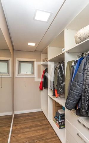 Casa de condomínio à venda com 337m², 3 quartos e 2 vagasCloset - Quarto 3