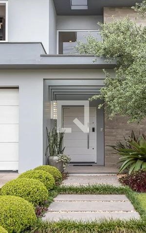 Casa de condomínio à venda com 337m², 3 quartos e 2 vagasFachada