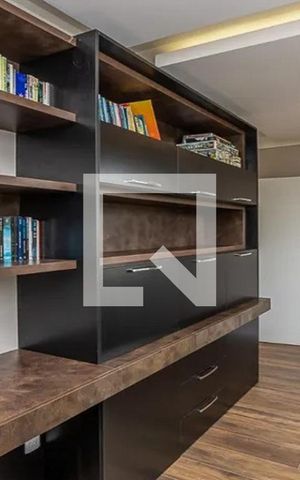 Casa de condomínio à venda com 337m², 3 quartos e 2 vagasEscritório