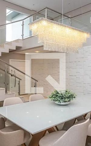 Casa de condomínio à venda com 337m², 3 quartos e 2 vagasSala