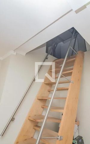 Casa à venda com 303m², 4 quartos e 2 vagasEscritório