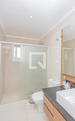 Casa à venda com 303m², 4 quartos e 2 vagasBanheiro