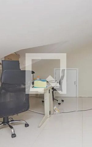 Casa à venda com 303m², 4 quartos e 2 vagasEscritório