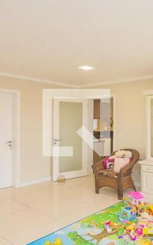 Casa à venda com 303m², 4 quartos e 2 vagasSala