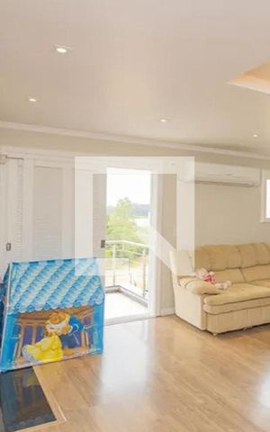 Casa à venda com 303m², 4 quartos e 2 vagasSala
