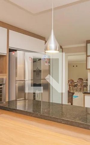 Casa à venda com 303m², 4 quartos e 2 vagasCozinha