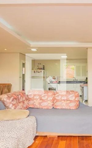 Casa à venda com 303m², 4 quartos e 2 vagasSala