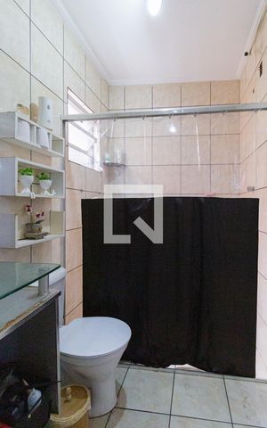 Casa à venda com 180m², 3 quartos e 2 vagasBanheiro da suíte