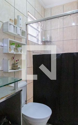 Casa à venda com 180m², 3 quartos e 2 vagasBanheiro da suíte