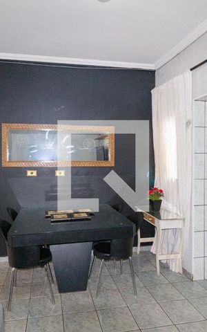 Casa à venda com 180m², 3 quartos e 2 vagasSala