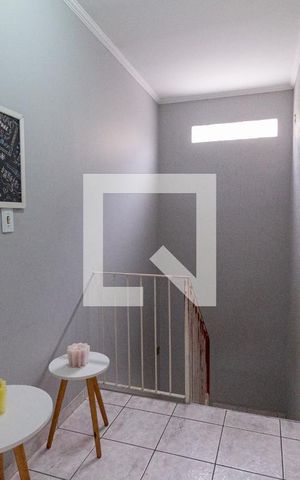 Casa à venda com 180m², 3 quartos e 2 vagasCorredor