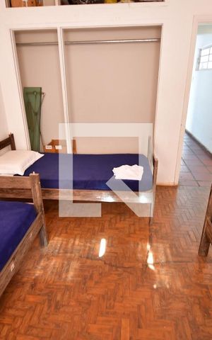 Casa à venda com 450m², 6 quartos e 3 vagasEdícula - Quarto 2