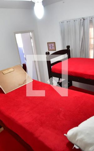 Casa à venda com 450m², 6 quartos e 3 vagasQuarto 3 - Suíte