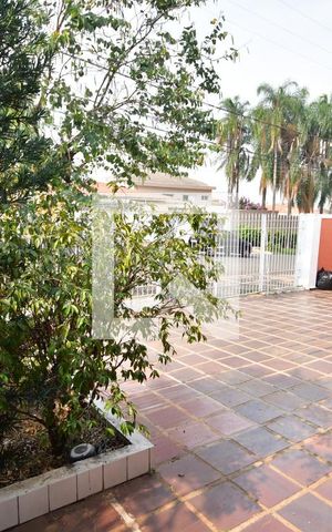 Casa à venda com 450m², 6 quartos e 3 vagasSala 1 - Vista