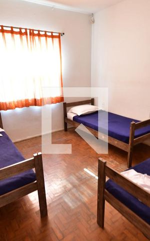 Casa à venda com 450m², 6 quartos e 3 vagasEdícula - Quarto 2