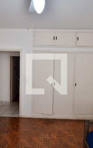 Casa à venda com 450m², 6 quartos e 3 vagasQuarto 2 - Armários