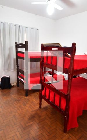 Casa à venda com 450m², 6 quartos e 3 vagasQuarto 3 - Suíte