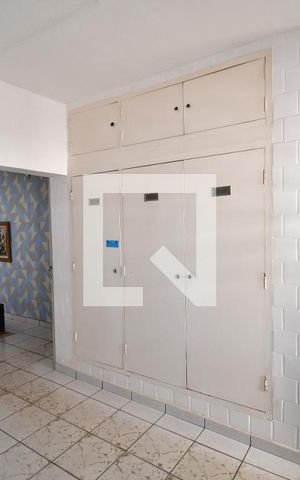 Casa à venda com 450m², 6 quartos e 3 vagasCozinha - Armários