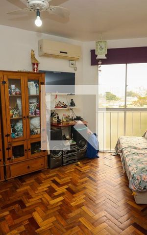 Apartamento à venda com 70m², 2 quartos e 1 vaga Apartamento à venda com 70m², 2 quartos e 1 vagaSala
