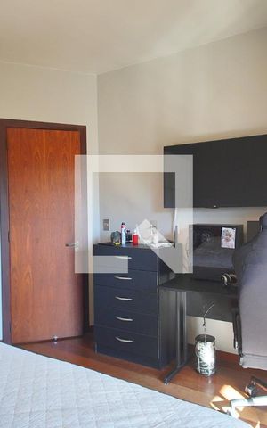 Casa à venda com 900m², 4 quartos e 7 vagas Casa à venda com 900m², 4 quartos e 7 vagasQuarto 1