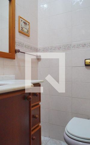 Casa à venda com 900m², 4 quartos e 7 vagas Casa à venda com 900m², 4 quartos e 7 vagasBanheiro da Suíte 2