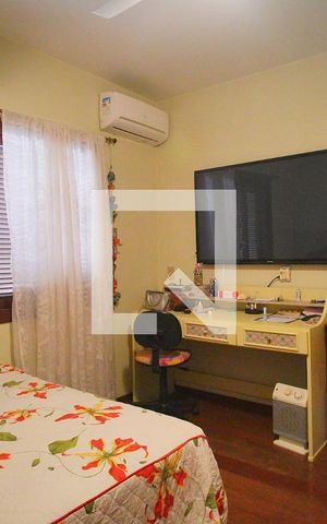 Casa à venda com 900m², 4 quartos e 7 vagas Casa à venda com 900m², 4 quartos e 7 vagasQuarto 2