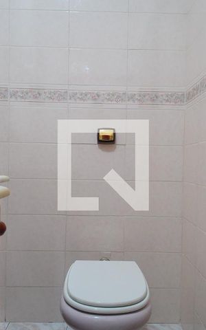 Casa à venda com 900m², 4 quartos e 7 vagas Casa à venda com 900m², 4 quartos e 7 vagasBanheiro da Suíte 2