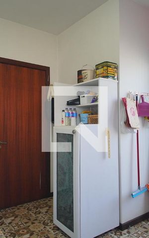 Casa à venda com 900m², 4 quartos e 7 vagas Casa à venda com 900m², 4 quartos e 7 vagasÁrea de Serviço