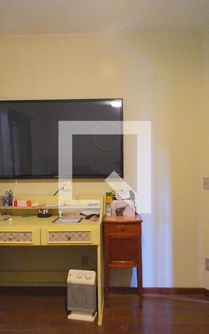 Casa à venda com 900m², 4 quartos e 7 vagas Casa à venda com 900m², 4 quartos e 7 vagasQuarto 2
