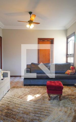 Casa à venda com 900m², 4 quartos e 7 vagas Casa à venda com 900m², 4 quartos e 7 vagasSala 2