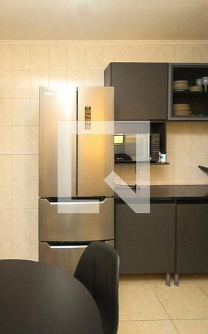 Casa à venda com 225m², 4 quartos e 2 vagas Casa à venda com 225m², 4 quartos e 2 vagasCozinha casa 04