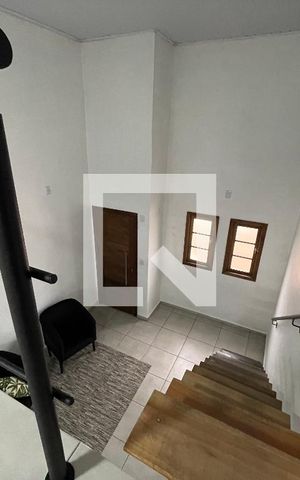 Casa para alugar com 33m², 1 quarto e 1 vaga Casa para alugar com 33m², 1 quarto e 1 vagaSala