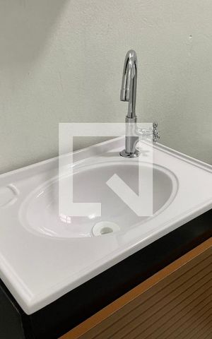 Casa para alugar com 33m², 1 quarto e 1 vaga Casa para alugar com 33m², 1 quarto e 1 vagaBanheiro