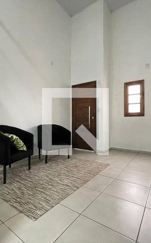 Casa para alugar com 33m², 1 quarto e 1 vaga Casa para alugar com 33m², 1 quarto e 1 vagaSala