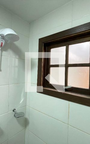 Casa para alugar com 33m², 1 quarto e 1 vaga Casa para alugar com 33m², 1 quarto e 1 vagaBanheiro