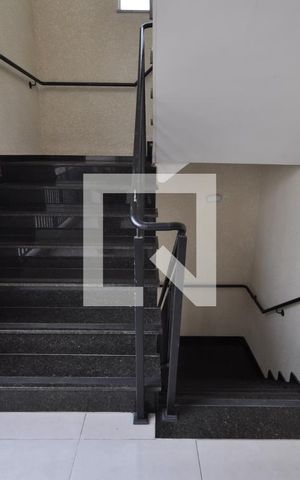 Apartamento à venda com 38m², 2 quartos e sem vagaEscada de acesso