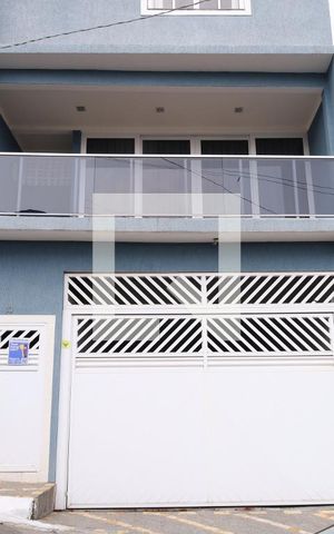 Casa para alugar com 280m², 3 quartos e 8 vagasFachada