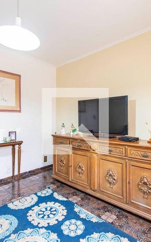 Casa à venda com 148m², 3 quartos e 2 vagas Casa à venda com 148m², 3 quartos e 2 vagasSala