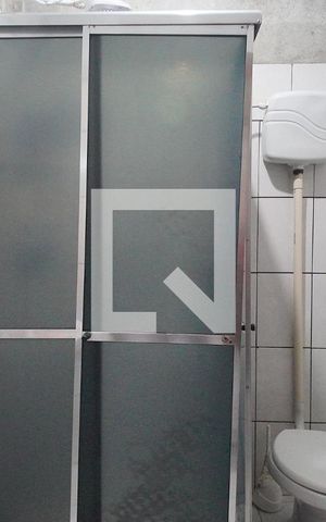Casa à venda com 60m², 2 quartos e 3 vagas Casa à venda com 60m², 2 quartos e 3 vagasBanheiro