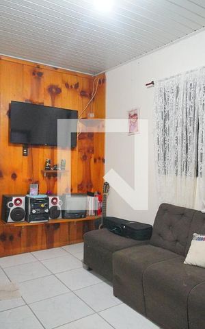 Casa à venda com 60m², 2 quartos e 3 vagas Casa à venda com 60m², 2 quartos e 3 vagasSala